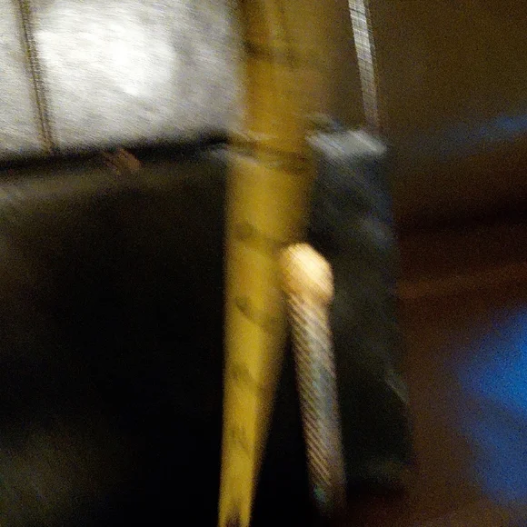 Koret Vintage Black and Gold Shoulder Bag - Picture 9 of 9